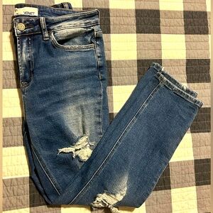 Vervet Distressed Straight Leg Cropped jeans size 27